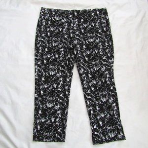 Chico's travelers black and white elastic pants 4R